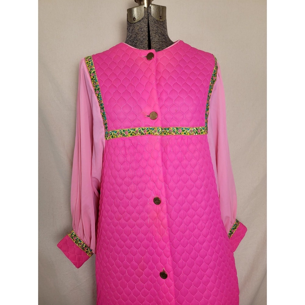 Vintage 60's Quilted Robe Gold Floral Trim Flowy Sleeve Hot Pink Maxi Mod M - Picture 2 of 16
